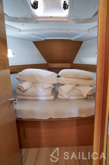 Sun Odyssey 449 - Yacht Charter Sailica