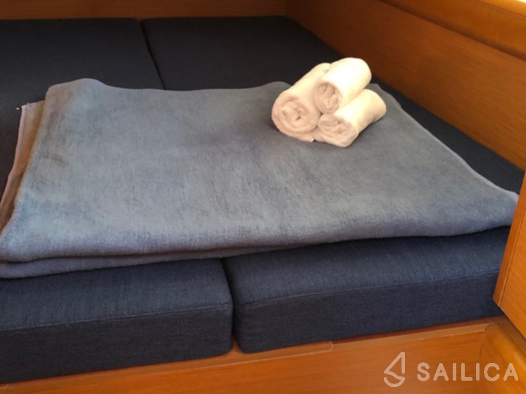 Sun Odyssey 449 - Yacht Charter Sailica