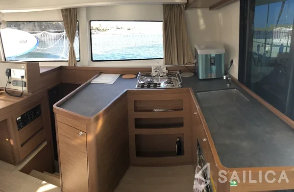 Lagoon 42 - Yacht Charter Sailica
