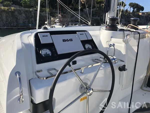 Lagoon 42 - Yacht Charter Sailica