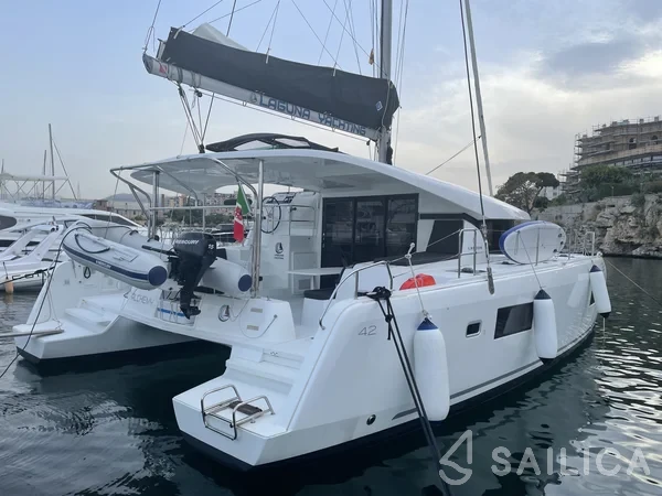 Lagoon 42 - Yacht Charter Sailica