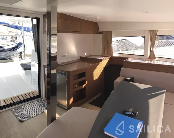 Lagoon 42 - Yacht Charter Sailica