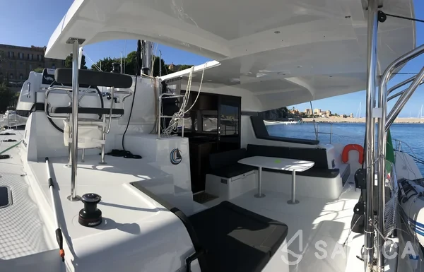 Lagoon 42 - Yacht Charter Sailica
