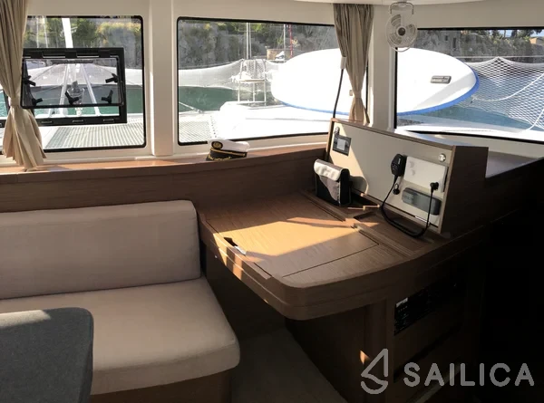 Lagoon 42 - Yacht Charter Sailica