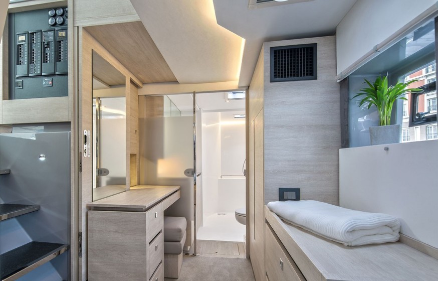 Leopard 50L - 5 cab. - Yacht Charter Sailica