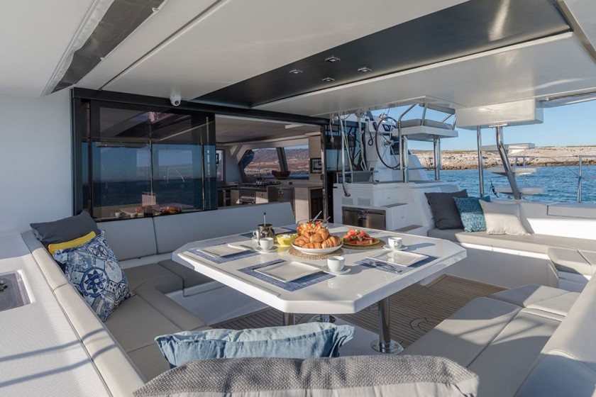 Leopard 50L - 5 cab. - Yacht Charter Sailica