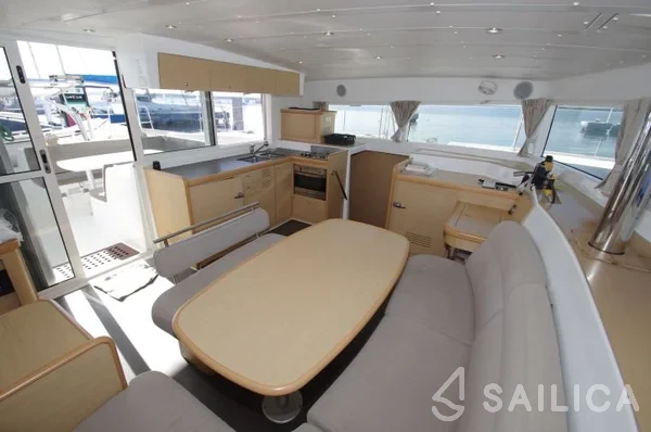 Lagoon 421 - Yacht Charter Sailica