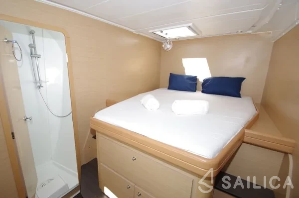 Lagoon 421 - Yacht Charter Sailica