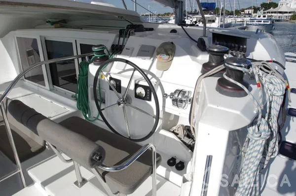 Lagoon 421 - Yacht Charter Sailica