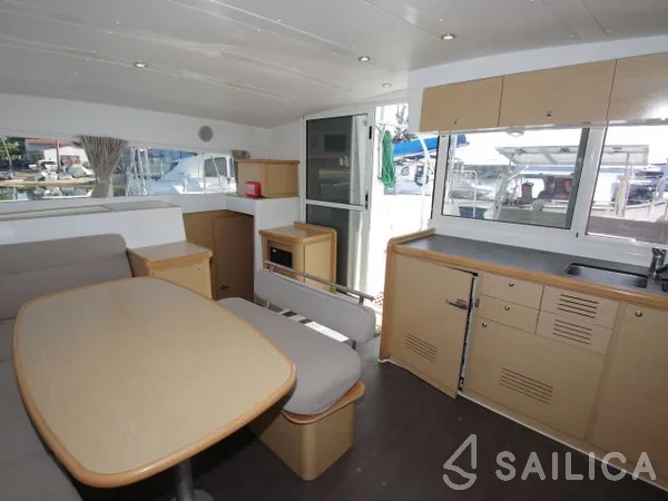 Lagoon 421 - Yacht Charter Sailica