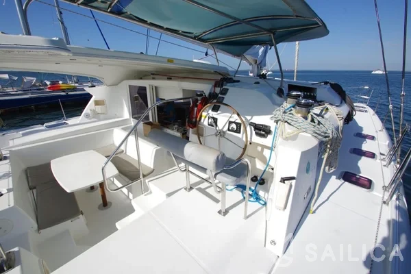 Lagoon 421 - Yacht Charter Sailica