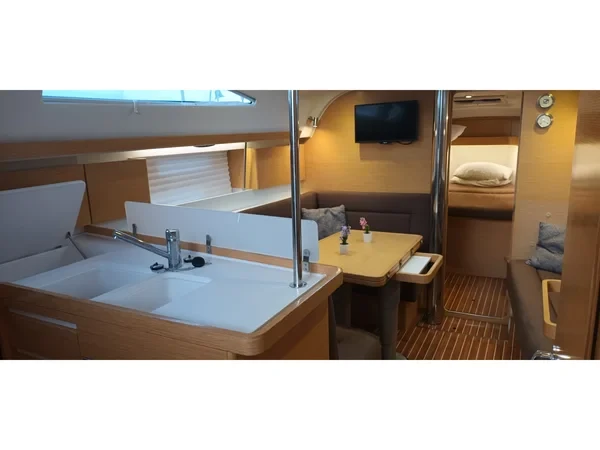Elan 40 Impression - Yacht Charter Sailica