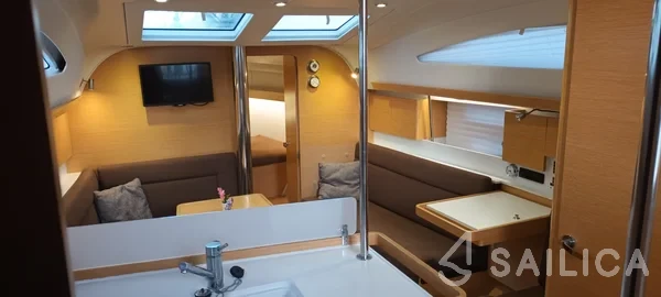 Elan 40 Impression - Yacht Charter Sailica