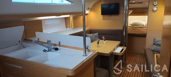 Elan 40 Impression - Yacht Charter Sailica
