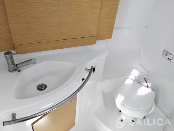 Elan 40 Impression - Yacht Charter Sailica