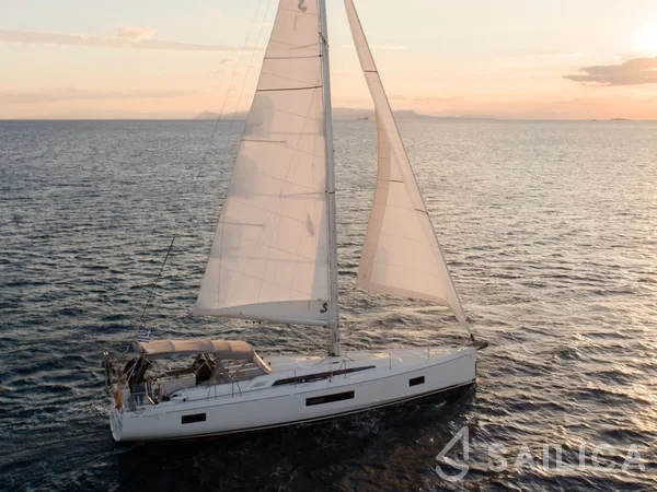 Oceanis 51.1 - Yacht Charter Sailica