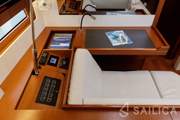 Oceanis 51.1 - Yacht Charter Sailica