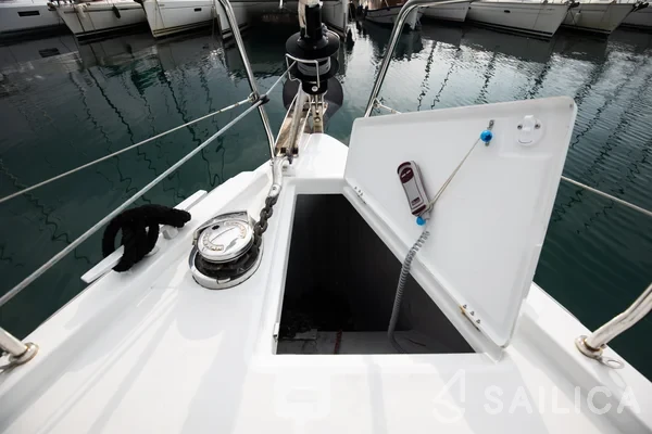 Oceanis 51.1 - Yacht Charter Sailica