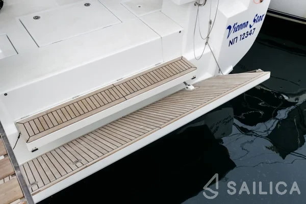 Oceanis 51.1 - Yacht Charter Sailica