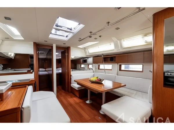 Oceanis 51.1 - Yacht Charter Sailica
