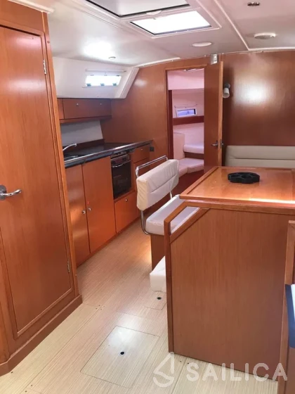 Bavaria 40 Cruiser - Yacht Charter Sailica