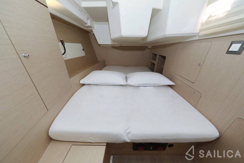 Oceanis 46.1 - Yacht Charter Sailica