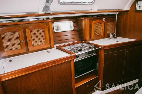 Oceanis 38.1 - Yacht Charter Sailica
