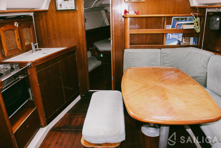 Oceanis 38.1 - Yacht Charter Sailica