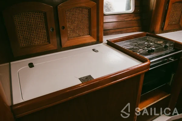 Oceanis 38.1 - Yacht Charter Sailica
