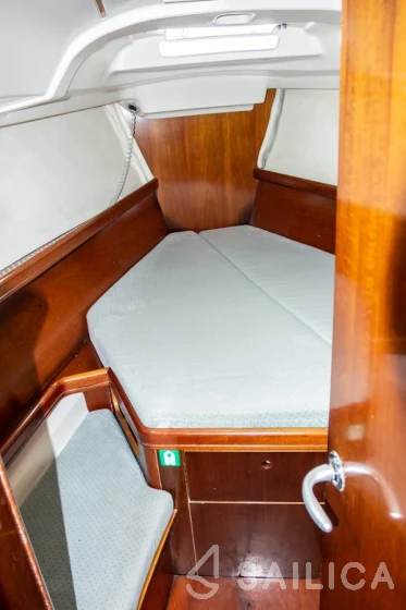 Oceanis 38.1 - Yacht Charter Sailica