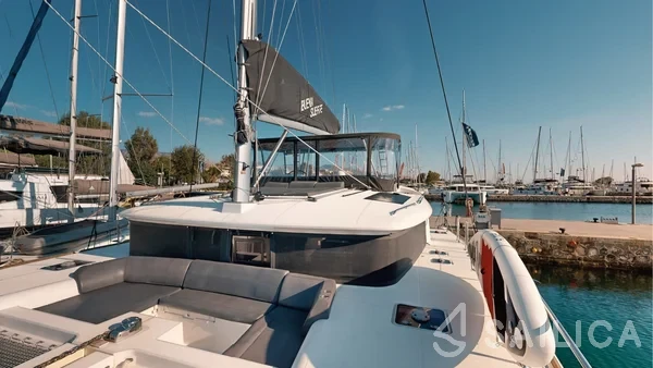 Lagoon 450  Flybridge - Yacht Charter Sailica