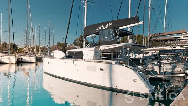Lagoon 450  Flybridge - Yacht Charter Sailica