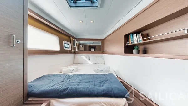 Lagoon 450  Flybridge - Yacht Charter Sailica
