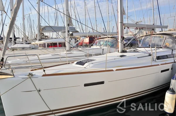 Sun Odyssey 439 - Yacht Charter Sailica