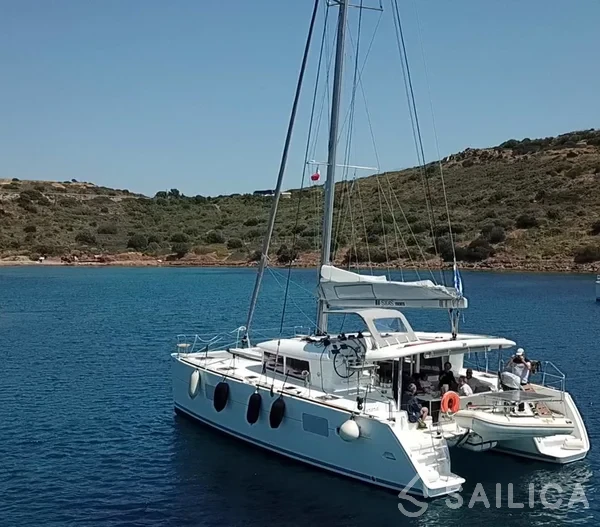 Lagoon 400 - Yacht Charter Sailica