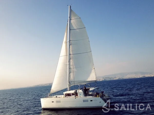 Lagoon 400 - Yacht Charter Sailica