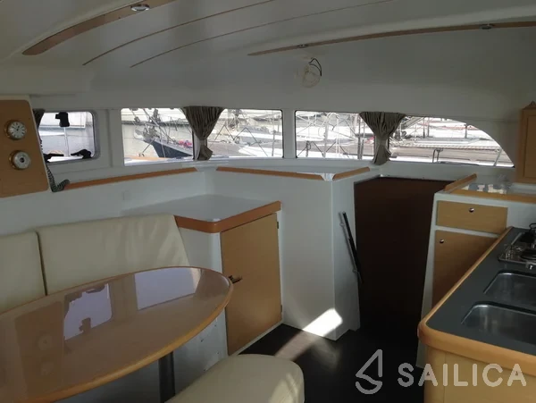 Lagoon 380 - Yacht Charter Sailica