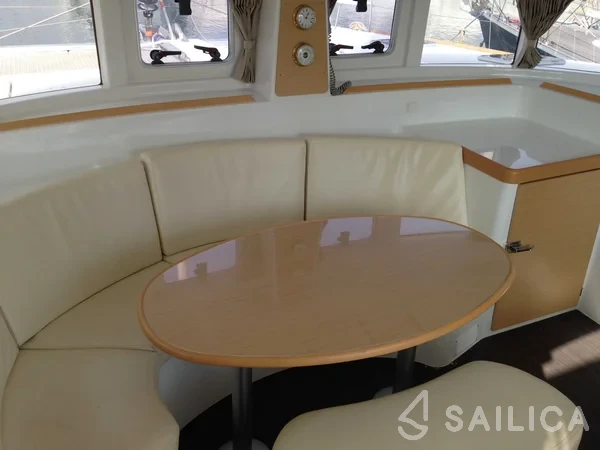 Lagoon 380 - Yacht Charter Sailica
