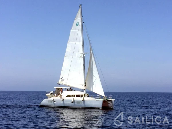 Lagoon 380 - Yacht Charter Sailica
