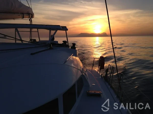 Lagoon 380 - Yacht Charter Sailica