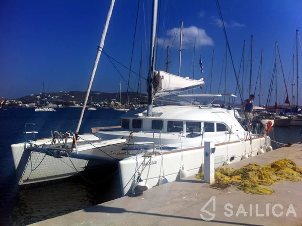 Lagoon 380 - Yacht Charter Sailica