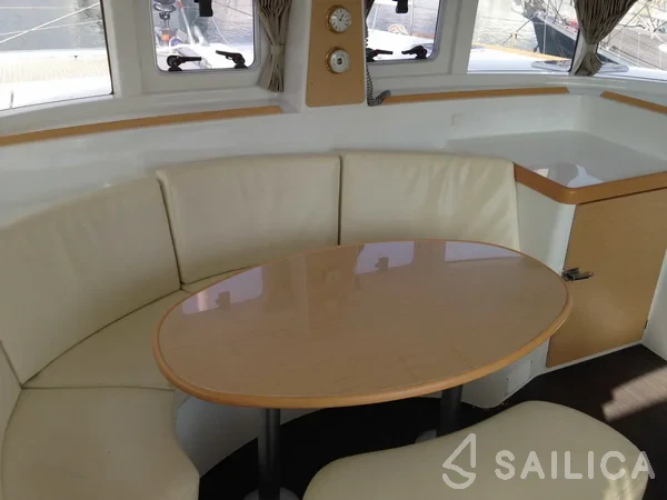 Lagoon 380 - Yacht Charter Sailica