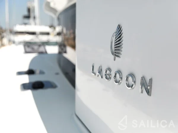 Lagoon 450  Flybridge - Yacht Charter Sailica