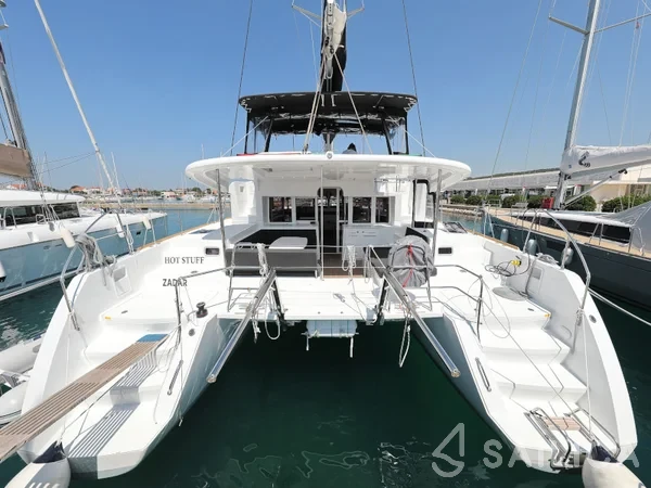 Lagoon 450  Flybridge - Yacht Charter Sailica