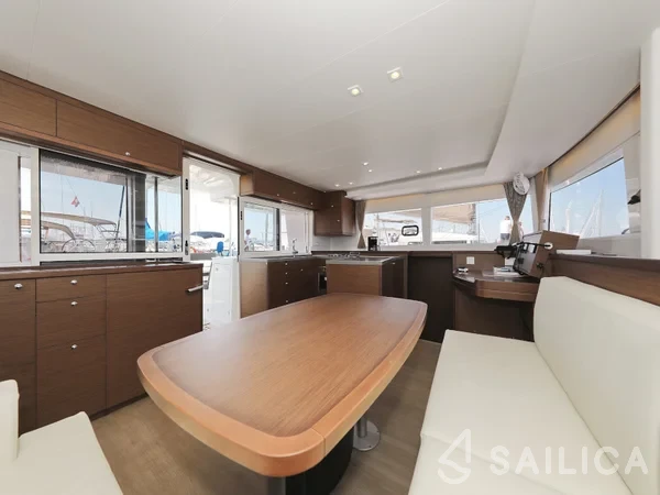 Lagoon 450  Flybridge - Yacht Charter Sailica