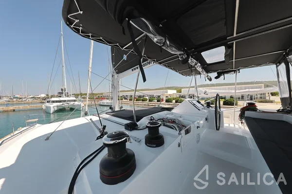 Lagoon 450  Flybridge - Yacht Charter Sailica