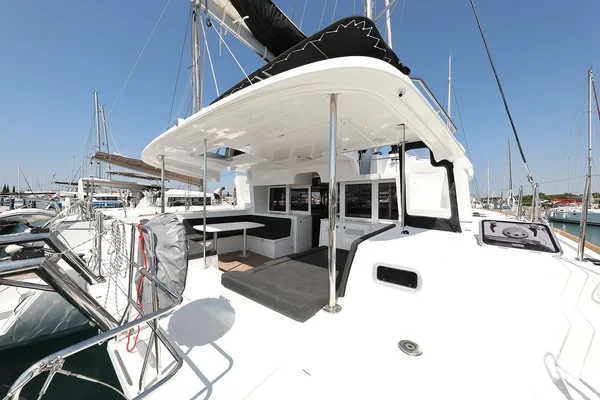 Lagoon 450  Flybridge - Yacht Charter Sailica