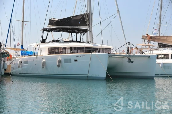 Lagoon 450  Flybridge - Yacht Charter Sailica