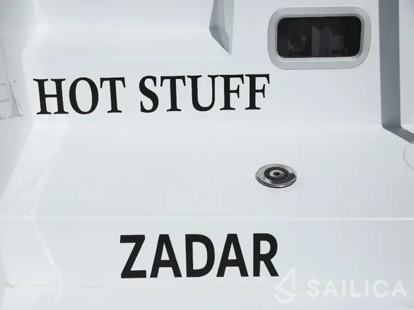 Lagoon 450  Flybridge - Yacht Charter Sailica