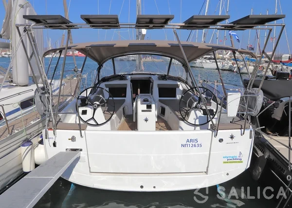 Sun Odyssey 410 - Photo #70 Sun Odyssey 410 - Yacht Charter Sailica